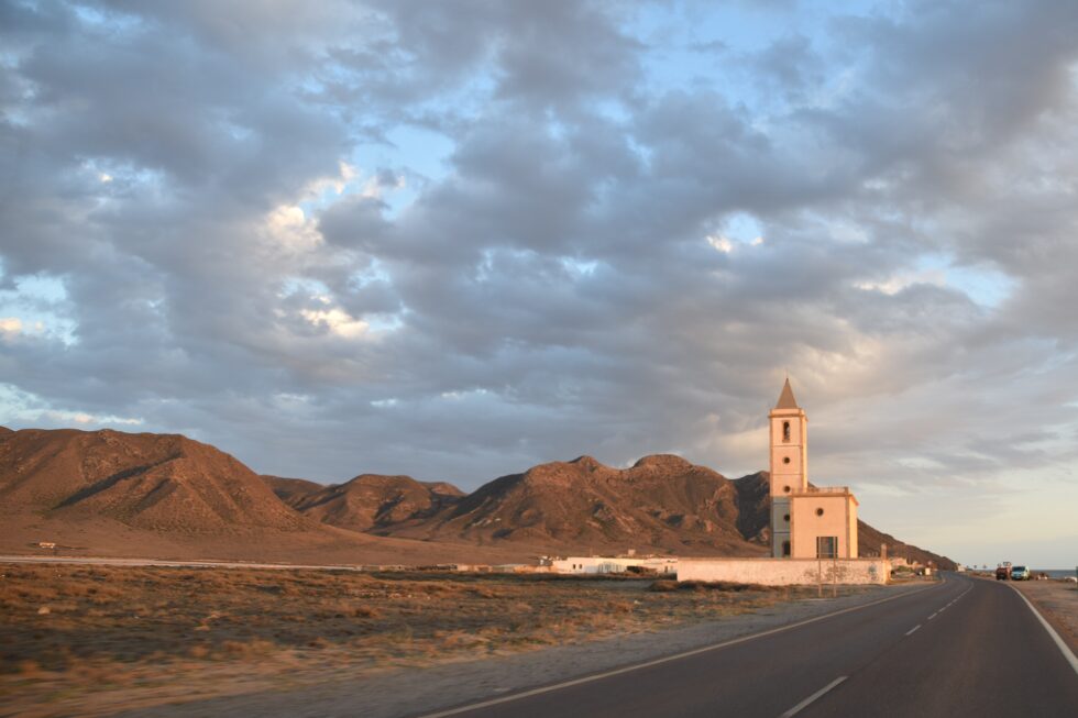 Parque Natural de Cabo de Gata: playas vírgenes y paisaje volcánico en Andalucía